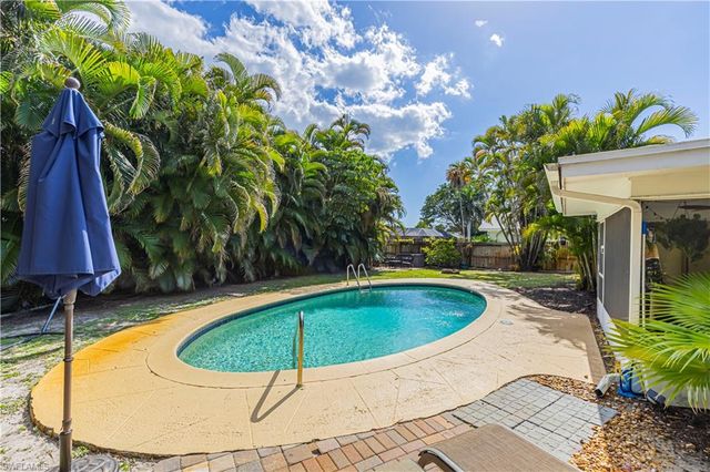 117 Big Springs DR, Naples, FL 34113