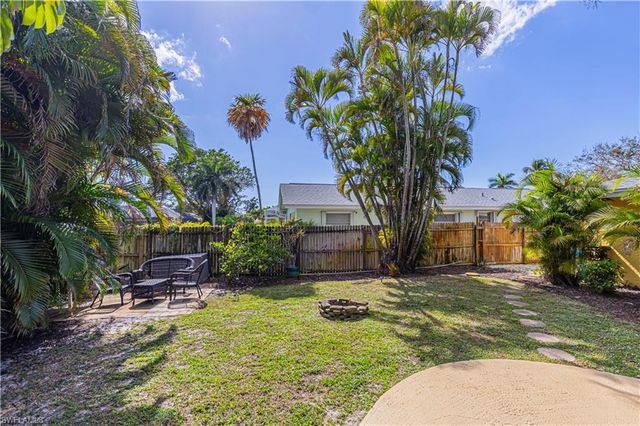 117 Big Springs DR, Naples, FL 34113