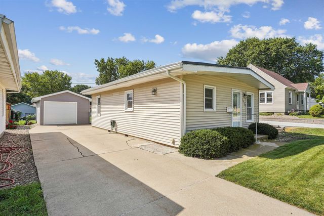 1816 Locke Avenue, Waterloo, IA 50702
