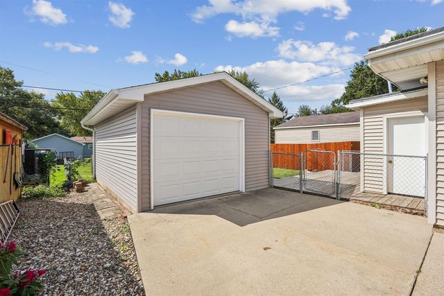 1816 Locke Avenue, Waterloo, IA 50702