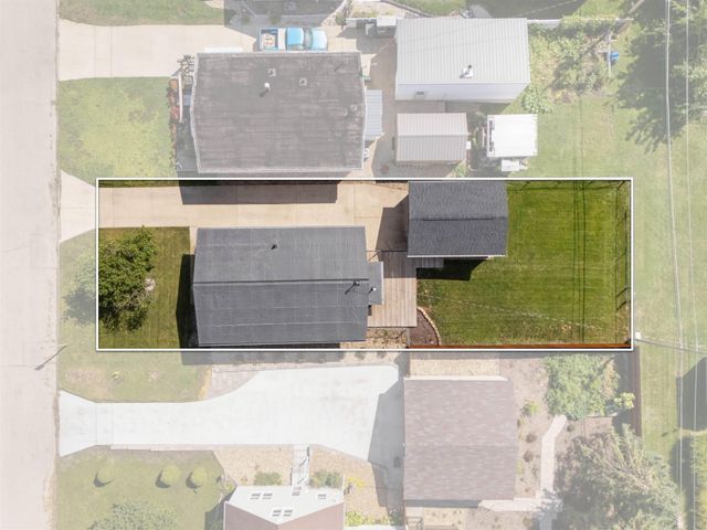 1816 Locke Avenue, Waterloo, IA 50702