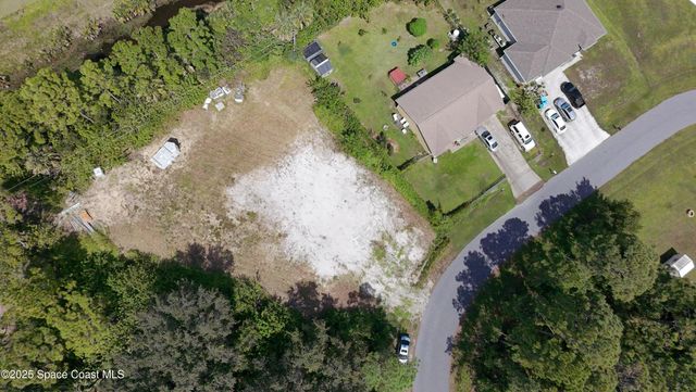 895 Tedder Road SE, Palm Bay, FL 32909