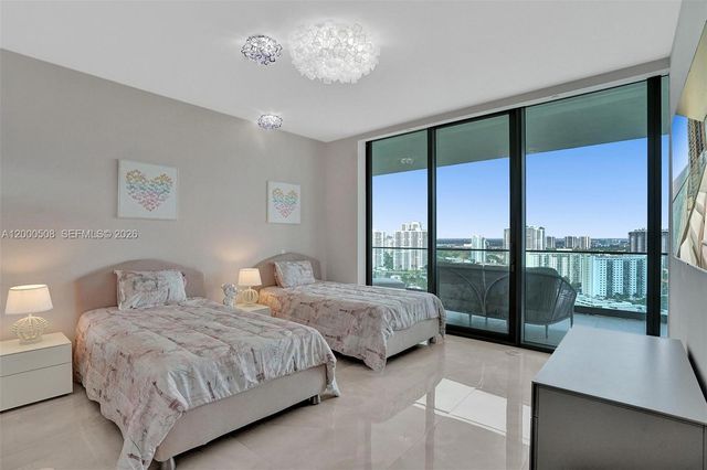 18975 Collins Avenue 2001, Sunny Isles Beach, FL 33160