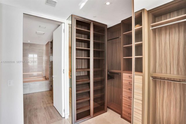18975 Collins Avenue 2001, Sunny Isles Beach, FL 33160