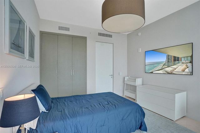 18975 Collins Avenue 2001, Sunny Isles Beach, FL 33160