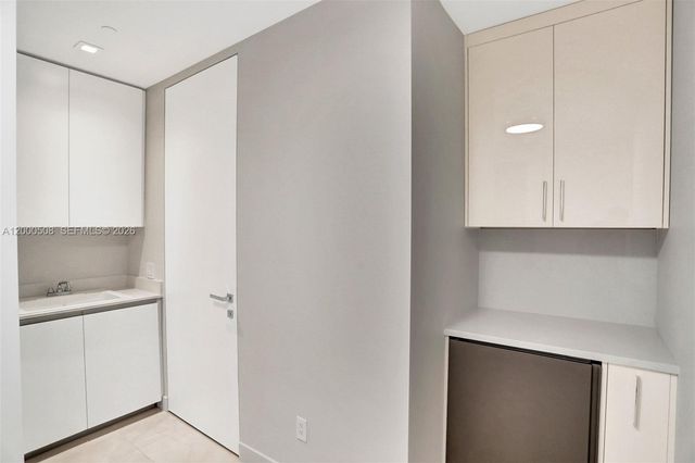 18975 Collins Avenue 2001, Sunny Isles Beach, FL 33160