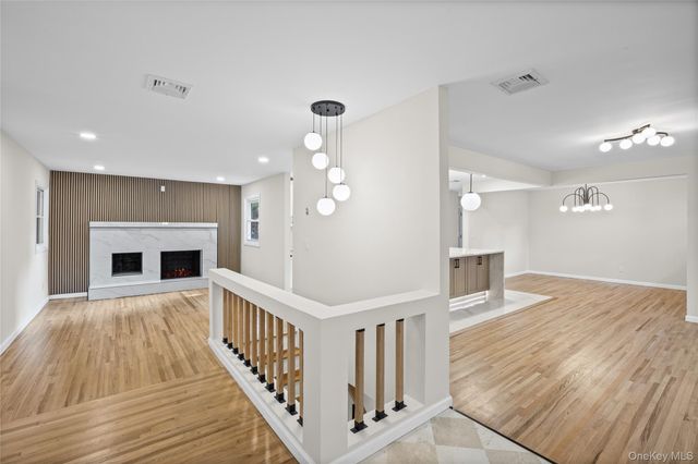 14 Camelot Lane, East Setauket, NY 11733