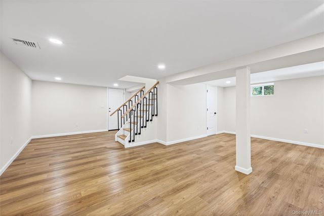 14 Camelot Lane, East Setauket, NY 11733
