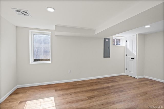 14 Camelot Lane, East Setauket, NY 11733