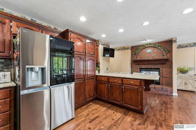 15110 Sahler Street, Omaha, NE 68116