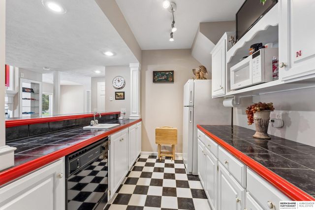 15110 Sahler Street, Omaha, NE 68116