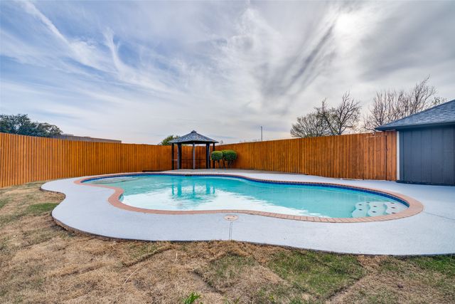 2814 Miller Road, Rowlett, TX 75088