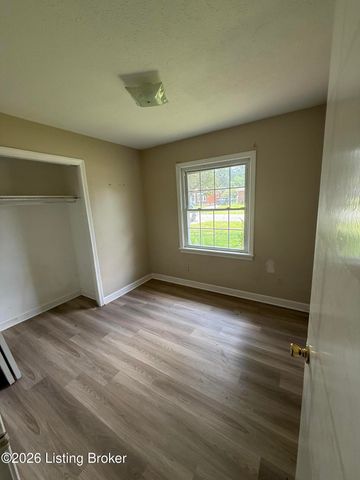 5709 Elmer Ln, Louisville, KY 40214