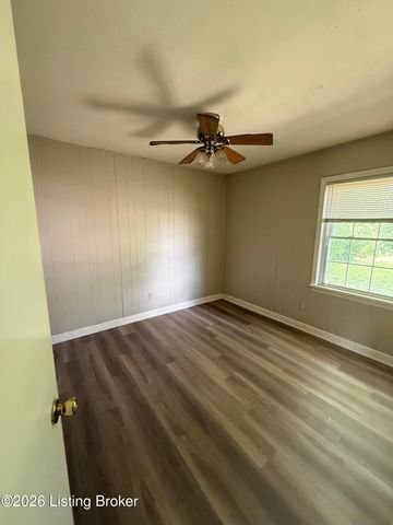 5709 Elmer Ln, Louisville, KY 40214