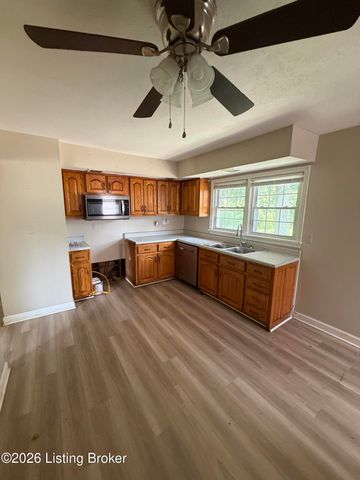 5709 Elmer Ln, Louisville, KY 40214
