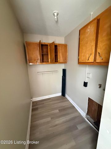 5709 Elmer Ln, Louisville, KY 40214