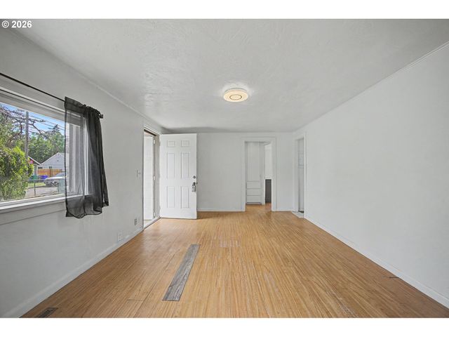 7441 Se RURAL St, Portland, OR 97206