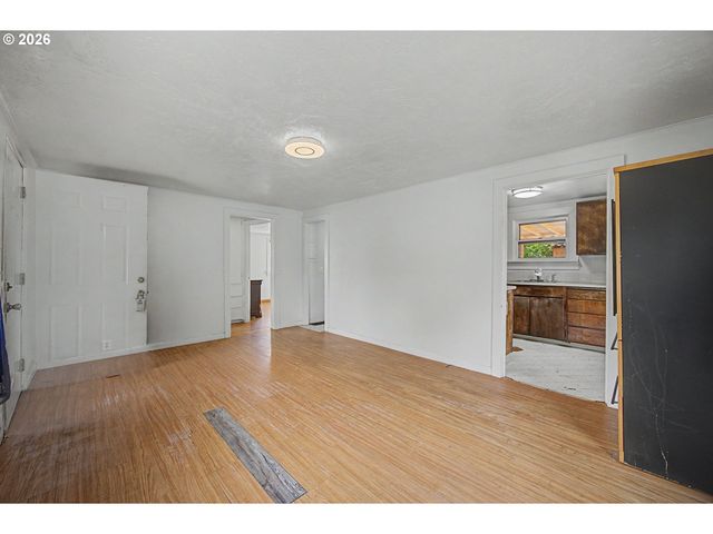7441 Se RURAL St, Portland, OR 97206
