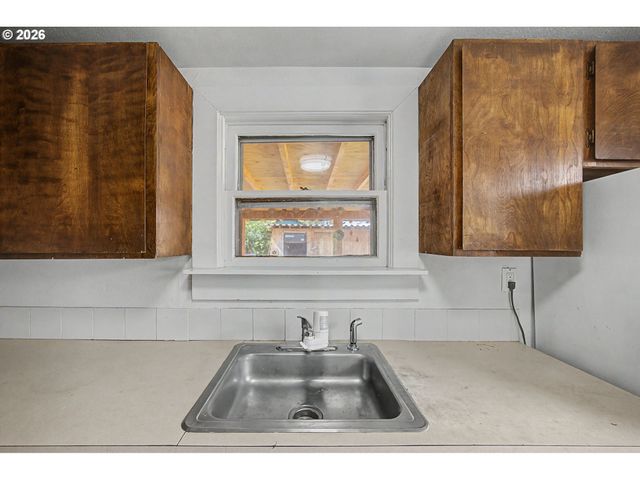 7441 Se RURAL St, Portland, OR 97206