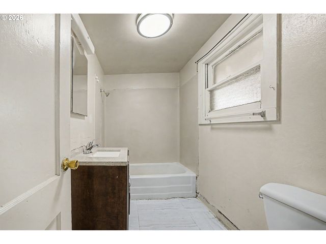7441 Se RURAL St, Portland, OR 97206