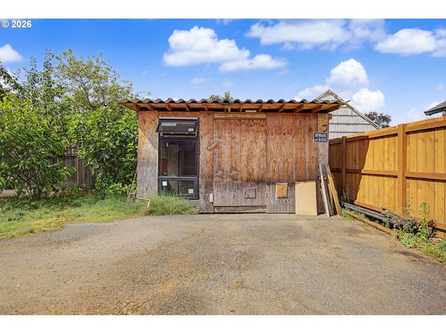 7441 Se RURAL St, Portland, OR 97206