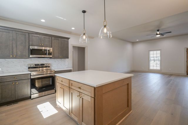 103 Stonebrook Drive, Shelbyville, TN 37160