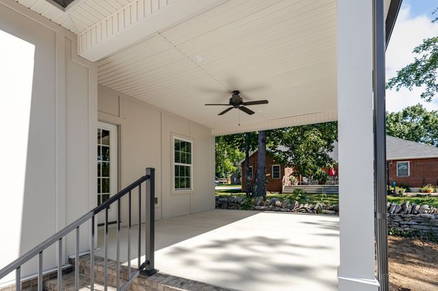 103 Stonebrook Drive, Shelbyville, TN 37160