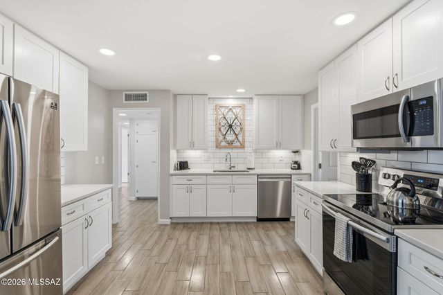 2733 E Manchester Street, Tucson, AZ 85716