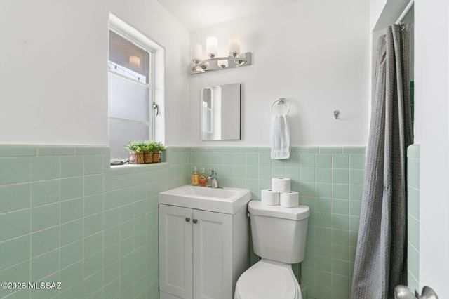 2733 E Manchester Street, Tucson, AZ 85716