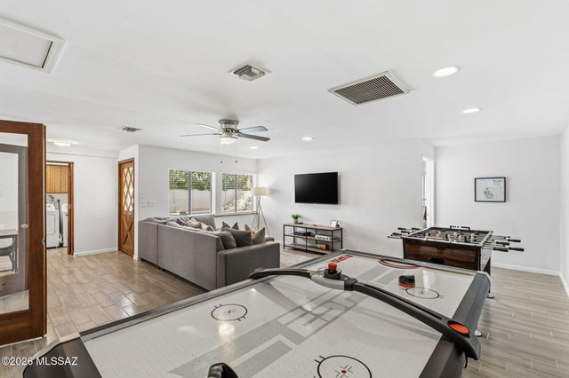 2733 E Manchester Street, Tucson, AZ 85716