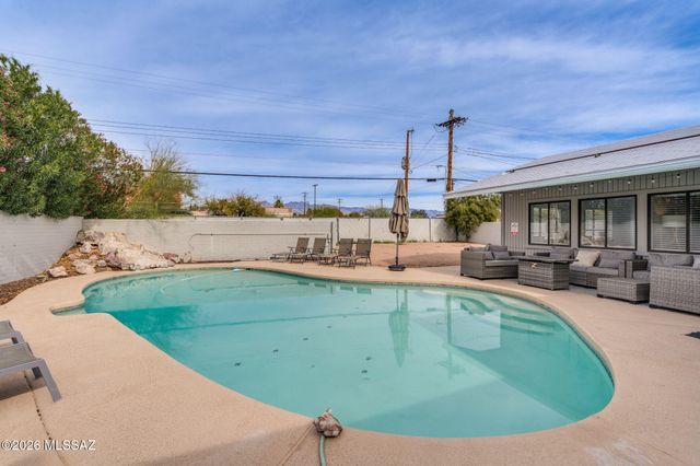 2733 E Manchester Street, Tucson, AZ 85716