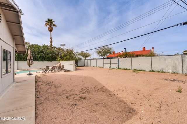 2733 E Manchester Street, Tucson, AZ 85716