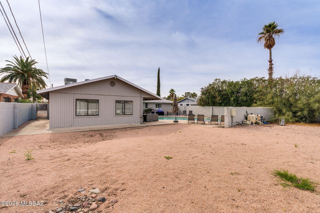 2733 E Manchester Street, Tucson, AZ 85716