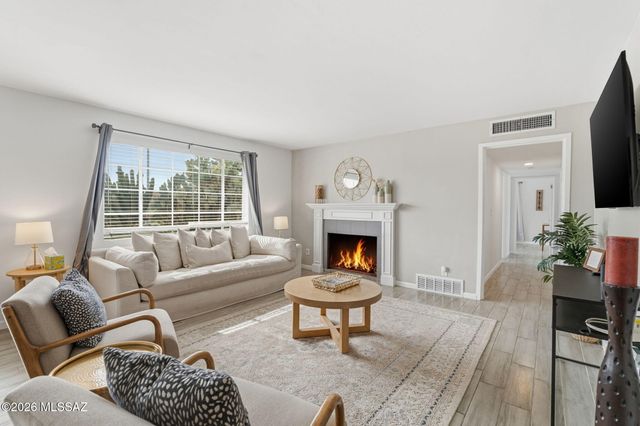 2733 E Manchester Street, Tucson, AZ 85716