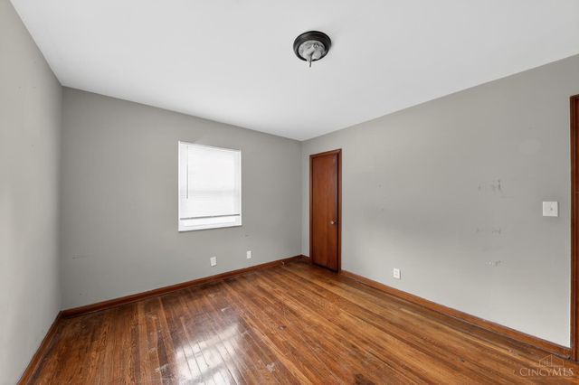 218 Ridgeway Road, Cincinnati, OH 45216