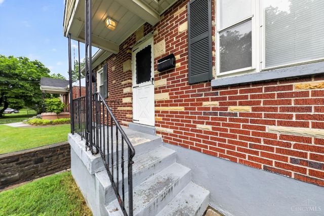 218 Ridgeway Road, Cincinnati, OH 45216