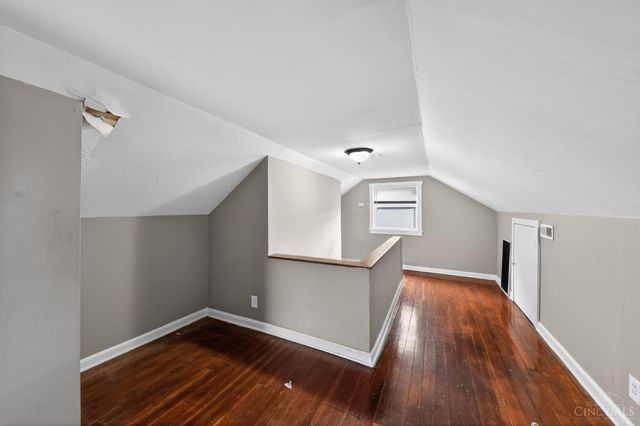 218 Ridgeway Road, Cincinnati, OH 45216