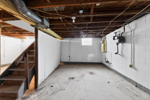 218 Ridgeway Road, Cincinnati, OH 45216