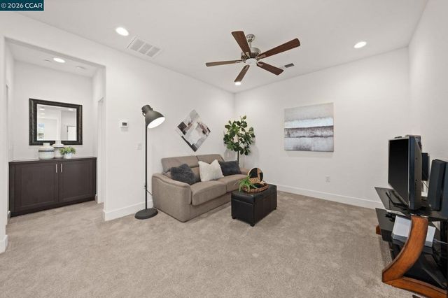 9078 Tradewinds Cir, Discovery Bay, CA 94505