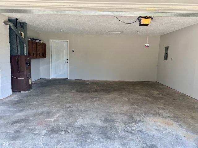 939 Sawmill Road, Whiteland, IN 46184
