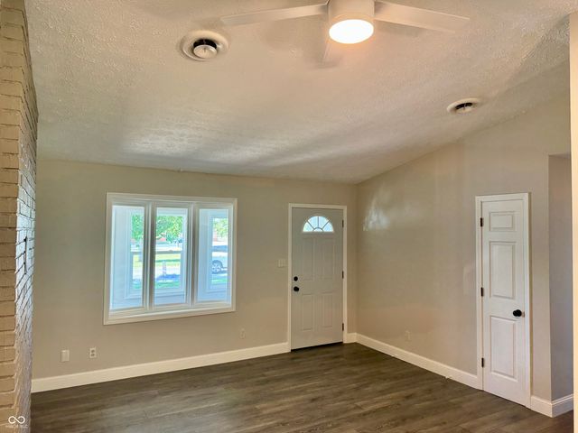 939 Sawmill Road, Whiteland, IN 46184