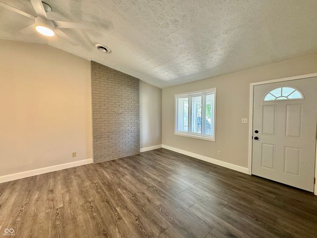 939 Sawmill Road, Whiteland, IN 46184