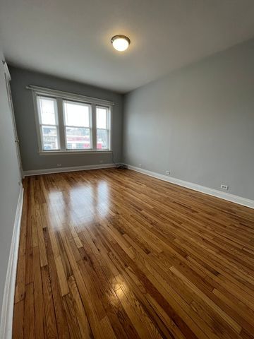 4411 W Montrose Avenue 2, Chicago, IL 60641