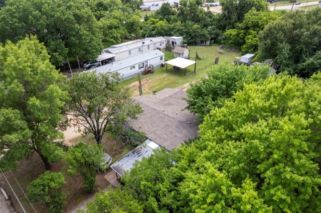 101-107 Syble Jean Drive, Burleson, TX 76028