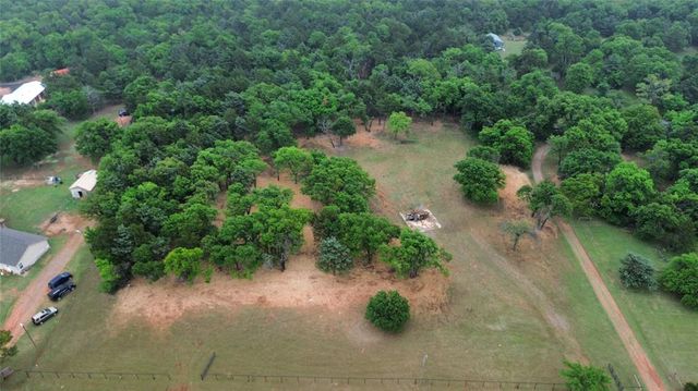 5928 Crest Drive, Guthrie, OK 73044