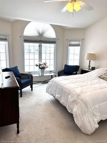 6320 Squire Lake Drive, Flushing, MI 48433