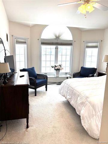 6320 Squire Lake Drive, Flushing, MI 48433