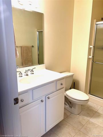 6320 Squire Lake Drive, Flushing, MI 48433