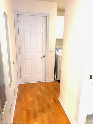 6320 Squire Lake Drive, Flushing, MI 48433