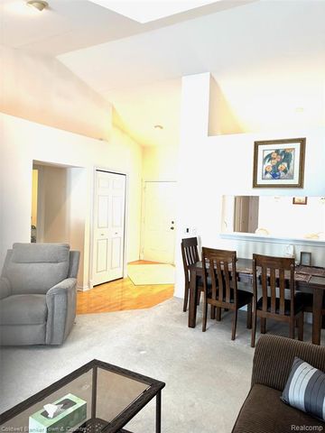 6320 Squire Lake Drive, Flushing, MI 48433